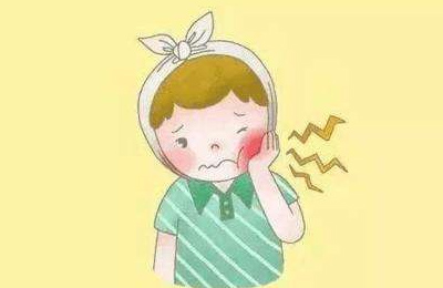 進(jìn)食、遇到冷熱刺激時(shí)產(chǎn)生疼痛